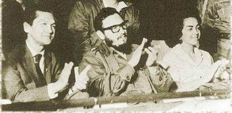 Fidel Castro (Centro) recebe Francisco Julião e Alexina Crespo em Havana, em 1961 / Foto: Acervo Pessoal