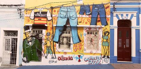 Pintura mistura símbolos do Carnaval com desenhos de calças jeans / Foto: Marco Krug/Voz do Leitor