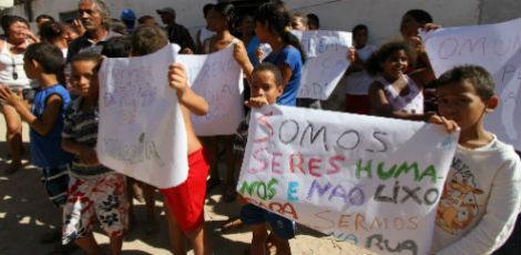 Moradores da Vila das Oliveiras / Foto: Bobby Fabisak/JC Imagem