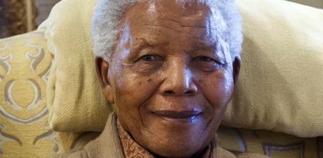 Mandela segue internado em / Foto: BARBARA KINNEY / CLINTON FOUNDATION / AFP