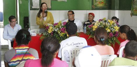 Lélia Maria participou de ato, em Itambé, em memória do irmão / Igo Bione/JC Imagem