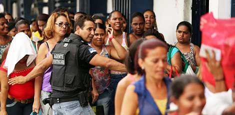 Tumulto teria iniciado devido à lentidão na entrada das visitas / Foto: Hesíodo Góes/JC Imagem