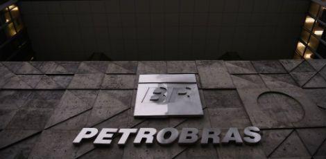 O ex-gerente de Engenharia da Petrobras Pedro José Barusco Filho disse ter pago quinzenalmente R$ 50 mil provenientes de propina a Duque / Foto: VANDERLEI ALMEIDA / AFP