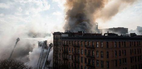 Mais de 250 bombeiros lutavam para controlar as chamas / Foto: Andrew Burton/ AFP