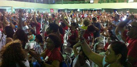 A assembleia teve adesão de aproximadamente 2 mil professores / Foto: Sintepe/Divulgação