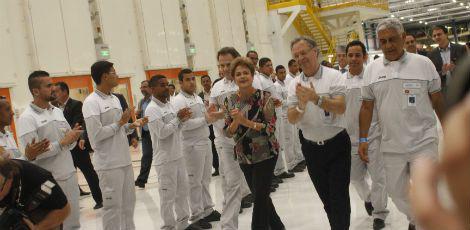 Dilma conheceu as instalações da fábrica da Jeep, em Goiana / Foto: Dayvison Nunes / JC Imagem