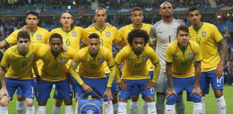 De acordo com o jornal Estado de São Paulo, as convocações feitas para os jogos amistosos do Brasil precisam seguir critérios estabelecidos por contrato