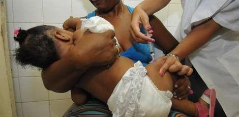 Crianças de 6 meses a menores de 5 anos, idosos e gestantes devem ser imunizadas / Foto: Clemilson Campos/Arquivo/ JC Imagem