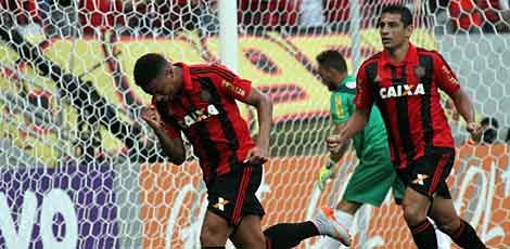 Na sua estreia, André marcou o primeiro gol do Leão / Diego Nigro/JC Imagem