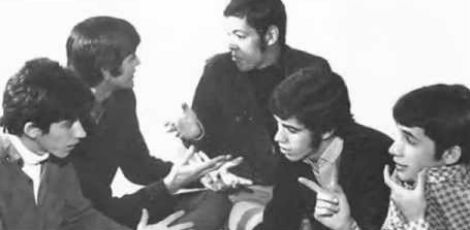 Raulzito (primeiro à esquerda e Os Panteras, em 1968) / foto de divulgação