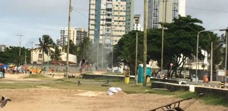 Explosivos foram detonados na praia de Piedade