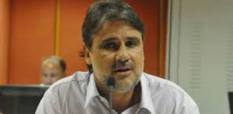 Raul Henry irá comandar o PMDB de Pernambuco a partir do próximo dia 18 / Clemilson Campos/Acervo JC Imagem