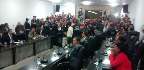Sulanqueiros lotaram o plenário da Câmara durante a votação e protestaram contra a matéria / Foto: NE10 Interior