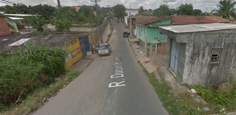 Vítima foi atingida por três disparos e morreu no local / Foto: Reprodução/Google Street View