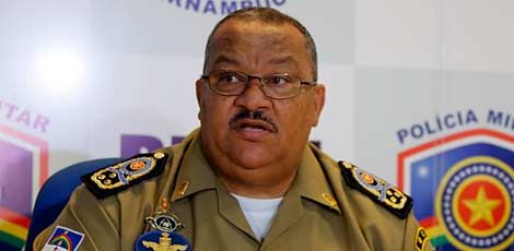 Comandante Geral da PM, coronel Pereira Neto, definiu o crime como fútil e covarde / Foto: Alexandre Gondim/JC Imagem