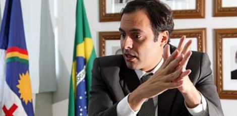 Projeto do governador Paulo Câmara atende interesse dos delegados de polícia, mas contraria interesse da Polícia Militar