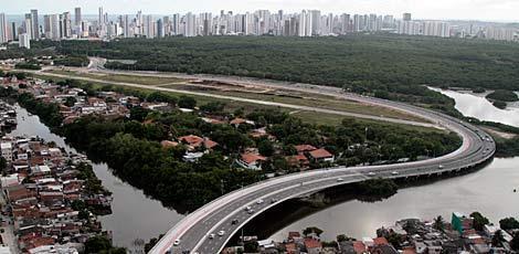 Via Mangue é uma das principais obras viárias da história do Recife e projeto é verdadeiro 