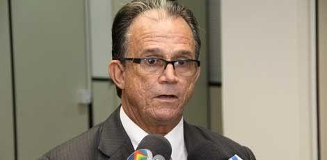 Para o procurador-Geral de Justiça, Carlos Guerra, pagamento dos servidores deve ser a prioridade dos prefeitos / Foto: JC Imagem