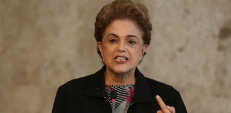 Dilma disse também que ninguém tem direito de pedir a renúncia de um presidente eleito pelo povo / Foto: Lula Marques/ Agência PT