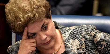 Dilma perdeu o mandado por decisão de 61 senadores / Foto: AFP