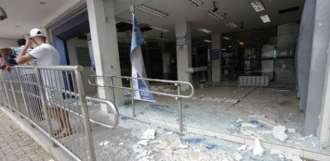 Resultado de imagem para explosoes em bancos de pernambuco