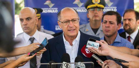 Alckmin é próximo dos dirigentes do PSB em Pernambuco / Edson Lopes/Divulgação