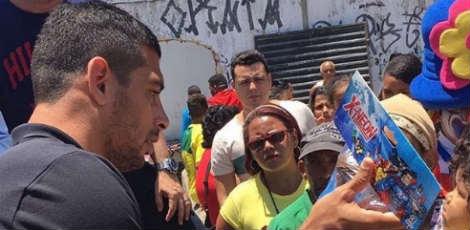 O atacante do Sport Club do Recife participou de um evento beneficente em Porto de Galinhas  / Foto: Reprodução/Twitter