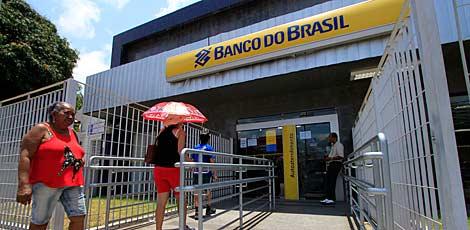 Diretor do Sindicato dos Bancários de Pernambuco, Fabiano Moura, critica a reestruturação do Banco do Brasil que vai fechar 402 agências em todo o País / Fernando da Hora/JC Imagem