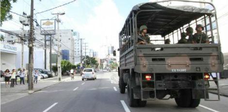 Forças Armadas ficam nas ruas até 19 de dezembro / Foto: Guga Mattos / JC Imagem