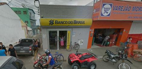 Cerca de 10 homens tentaram arrombar o cofre do Banco do Brasil / Foto: Reprodução / Google Maps