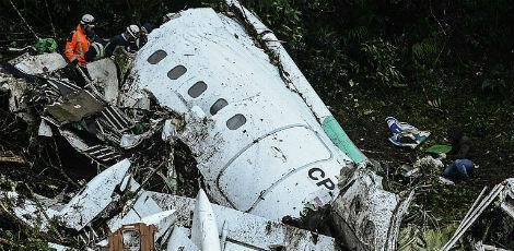 Queda de avião da Chapecoense que deixou 71 vítimas no dia 29 de novembro / Foto: RAUL ARBOLEDA / STR / AFP
