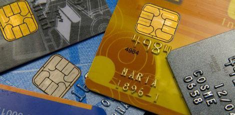 Estabelecimentos comerciais precisam colocar placas informativas caso não aceitem pagamento em cartão ou cheque / Foto: JC Imagem