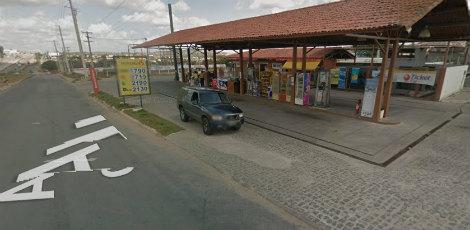 O carro estava nas proximidades do posto de gasolina Master Gás / Foto: Reprodução/Google Street View
