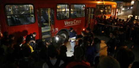 Assalto a ônibus termina em morte no Ibura / Diego Nigro/JC Imagem