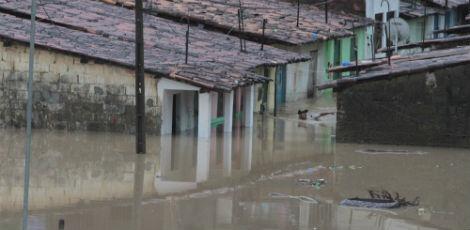 A cidade de Barreiros (foto) foi uma das 13 decretou estado de calamidade em Pernambuco neste domingo (28) / Sergio Bernardo/JC Imagem