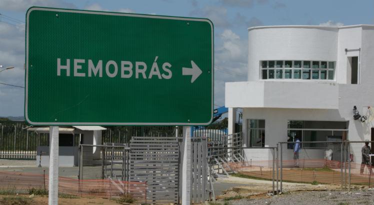 Hemobrás voltou ao centro da polêmica: fica em Pernambuco ou vai para o Paraná? / Foto: Diego Nigro/JC Imagem