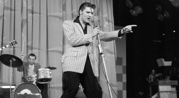 Elvis Presley, na TV, em1955 / foto: reprodução