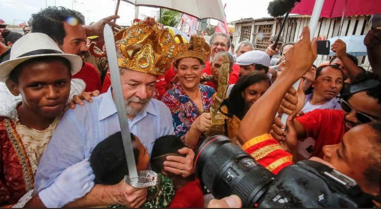 Lula esteve acompanhado da também ex-presidente Dilma Rousseff e políticos locais. / Foto: Roberto Stuckert Filho / Divulgação