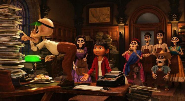 Miguel passa por uma transformação no Dia de los Muertos / Disney Pixar/Reprodução