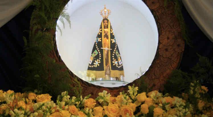 A padroeira do Brasil é reverenciada na Igreja Matriz do Ipsep desde 1958. Devoção no País completa 300 anos / Foto: Bobby Fabisak/JC Imagem