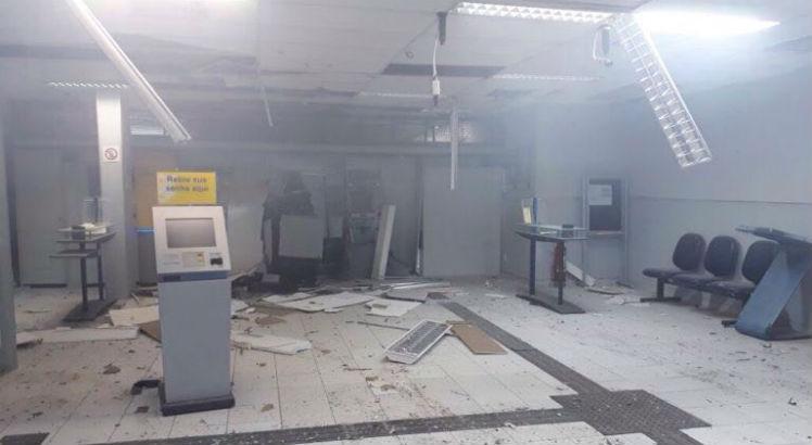 Em agosto deste ano, cerca de oito homens explodiram o Banco do Brasil de Flores, no Sertão / Foto: Cortesia
