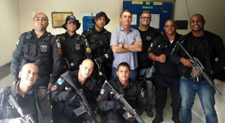 Bolsonaro visitou UPP da Cidade de Deus / Foto: Reprodução/Facebook
