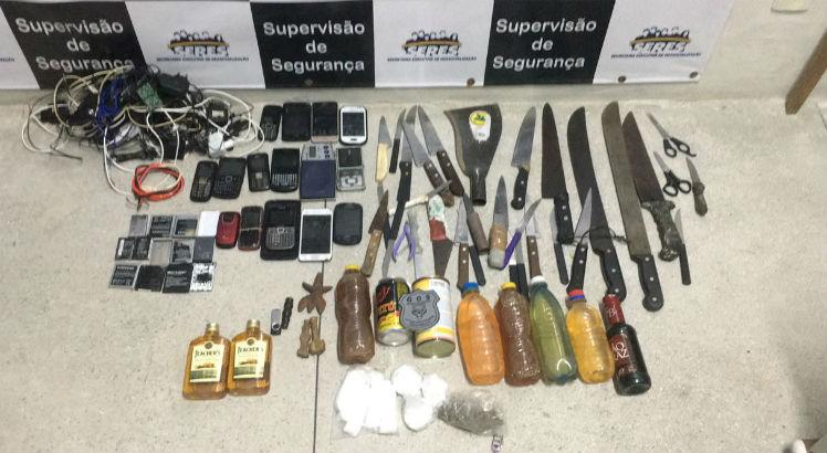 Drogas, facas e celulares foram encontrados durante a revista no pavilhão 