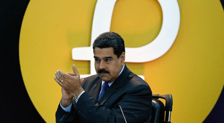 Os venezuelanos ainda devem uma grande parcela em dinheiro, cerca de R$ 3 bilhões / Foto: Federico Parra / AFP