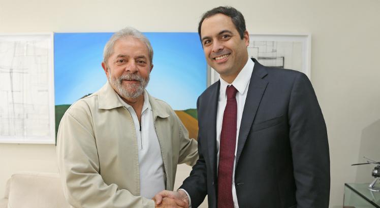 Em busca de apoio do PT, governador Paulo Câmara (PSB) vai visitar o ex-presidente Lula (PT) na prisão em Curitiba / Foto: Ricardo Stuckert/Instituto Lula