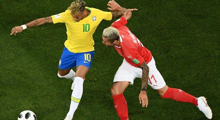 Resultado de imagem para neymar machucado charges