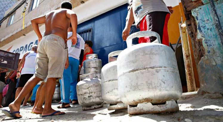 Crise do abastecimento do gás de cozinha se estende em todo o estado desde de a greve dos caminhoneiros  / Foto: Diego Nigro/JC Imagem