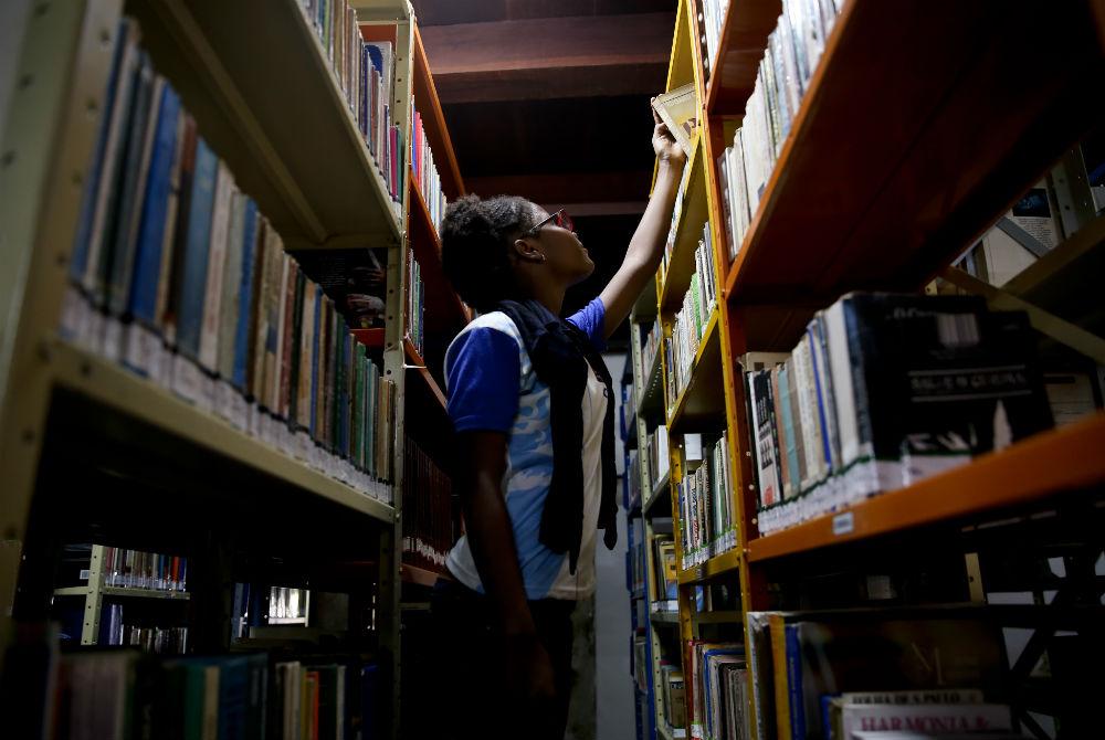 Empréstimo de livros na Biblioteca Pública de Olinda só em 2020