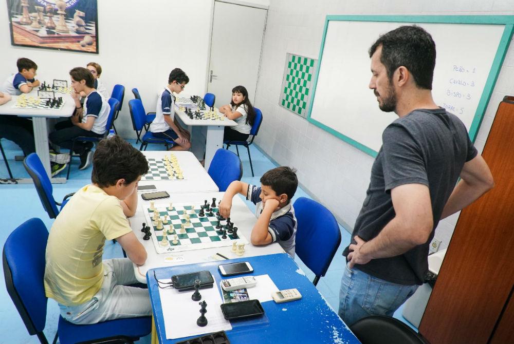 Xadrez nas escolas: Aprendendo a jogar