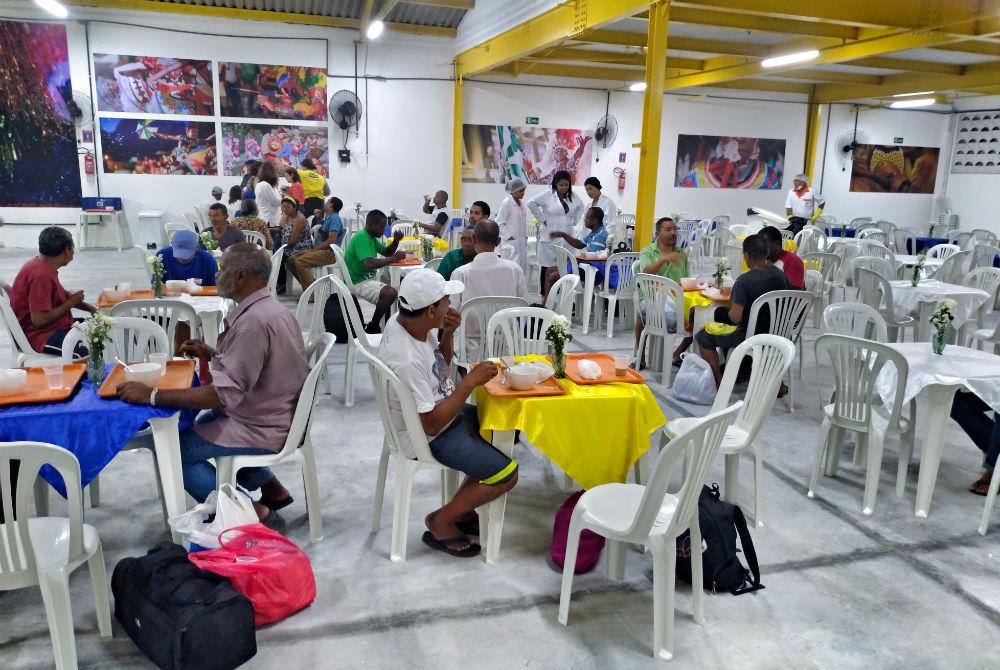 Restaurante popular oferece refeições a R$ 6,71 e gratuitas no Recife, Pernambuco
